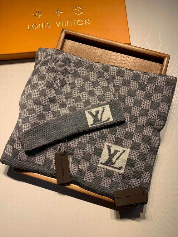 Louis Vuitton Scarf & Beanie Set ID:20221216-94
